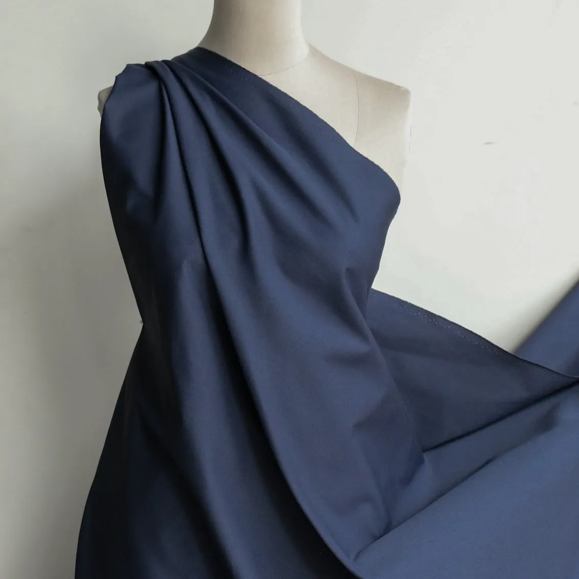Londra Navy - Water Resistant Finish